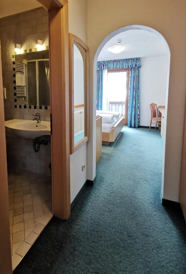 La Plaza Hotel