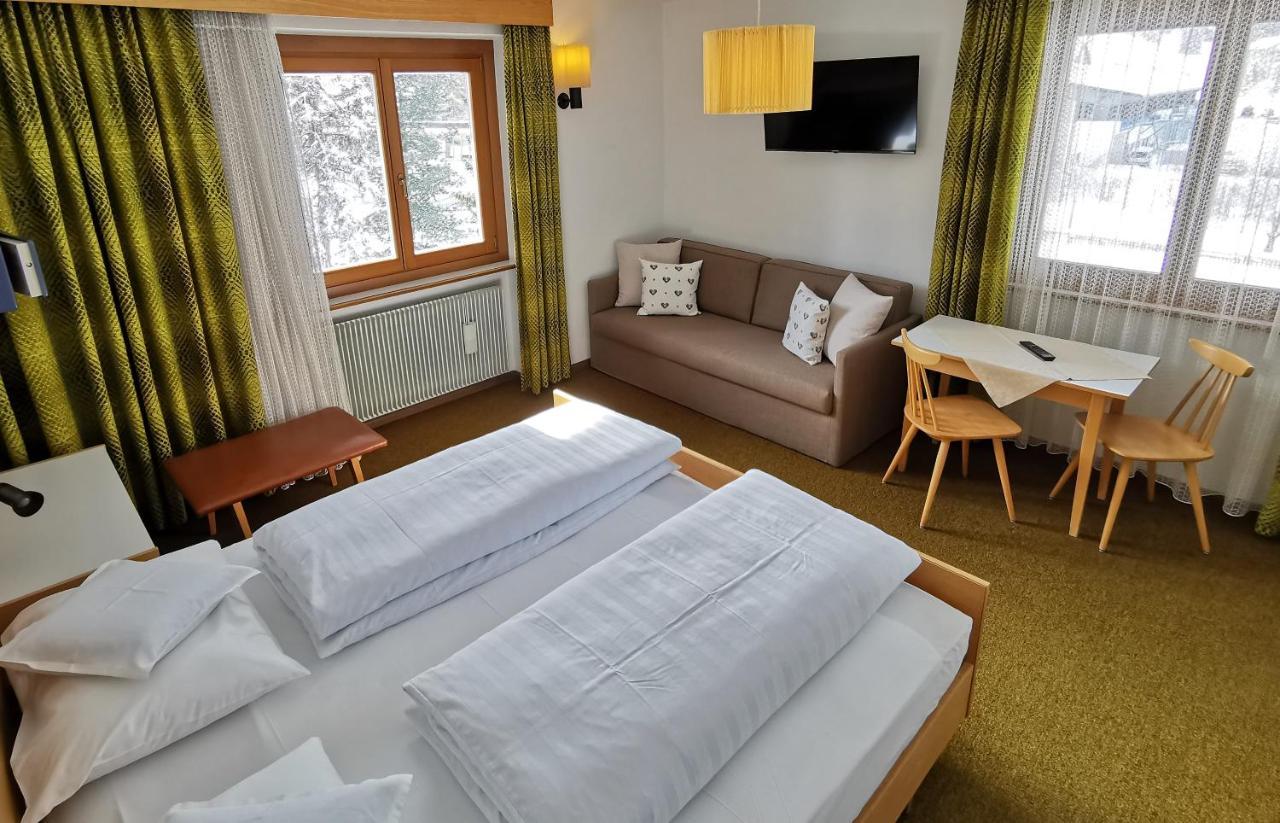 La Plaza Hotel 3*