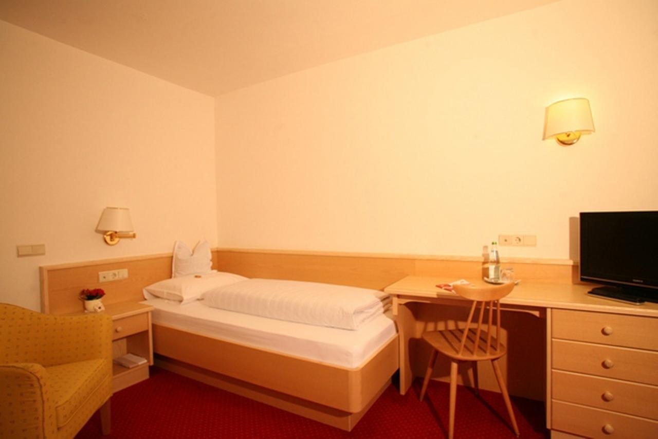 La Plaza Hotel